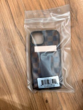 Walli case iPhone 13